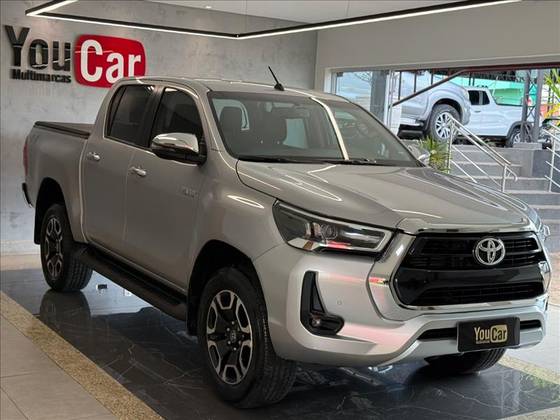 TOYOTA HILUX 2.8 D-4D TURBO DIESEL CD SRV 4X4 AUTOMÁTICO